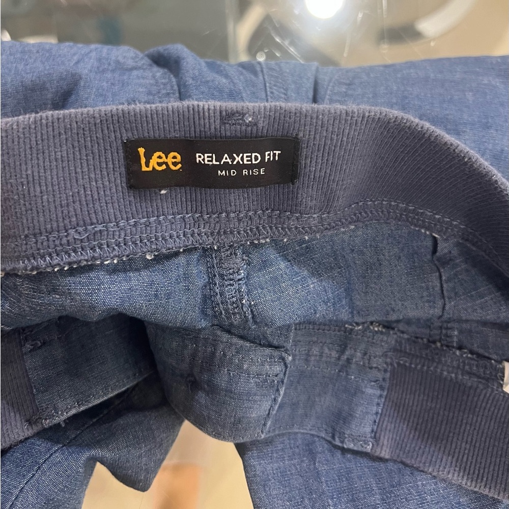 LEE RELAXED FIT MID RISE DENIM CAPRIS SIZE 12 - Picture 4 of 7